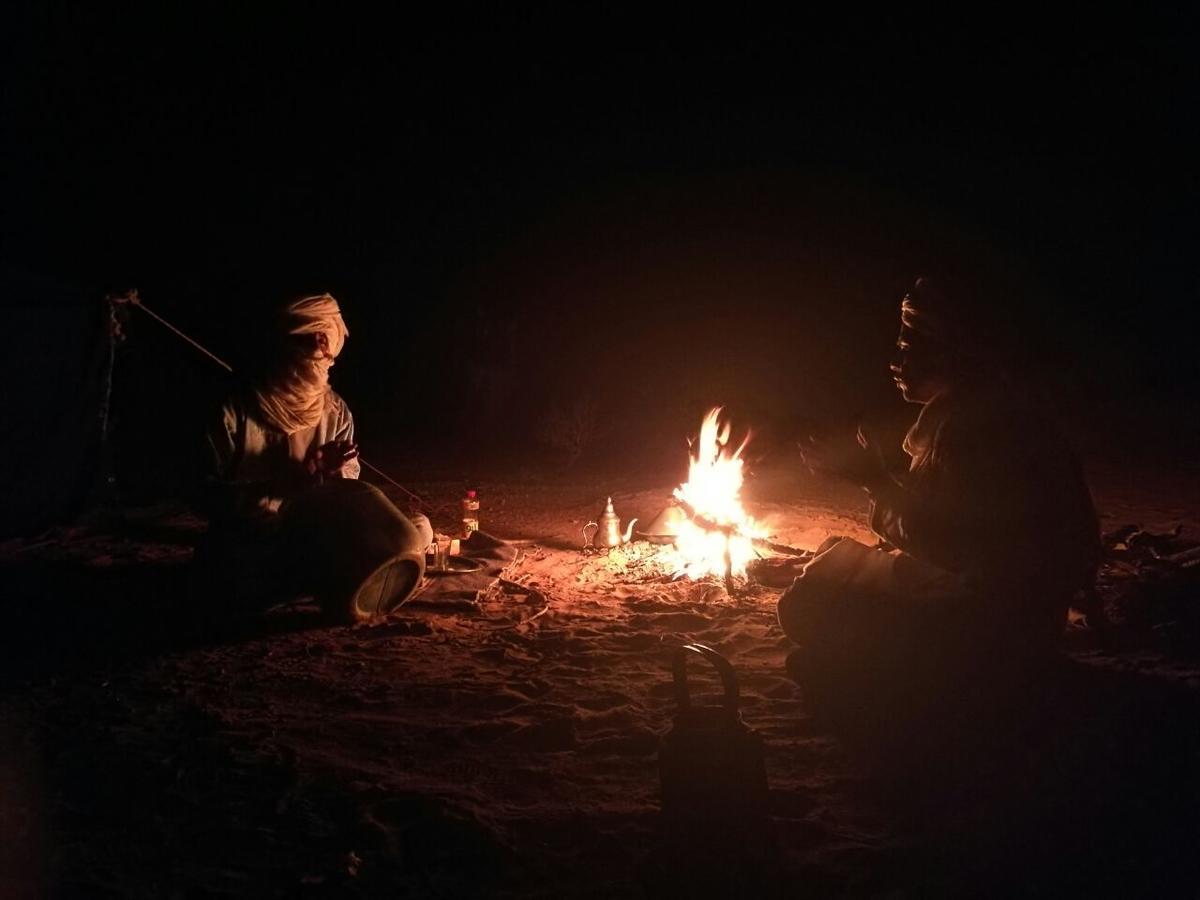 Authentic Riad & Activities Erg Мхамид Екстериор снимка