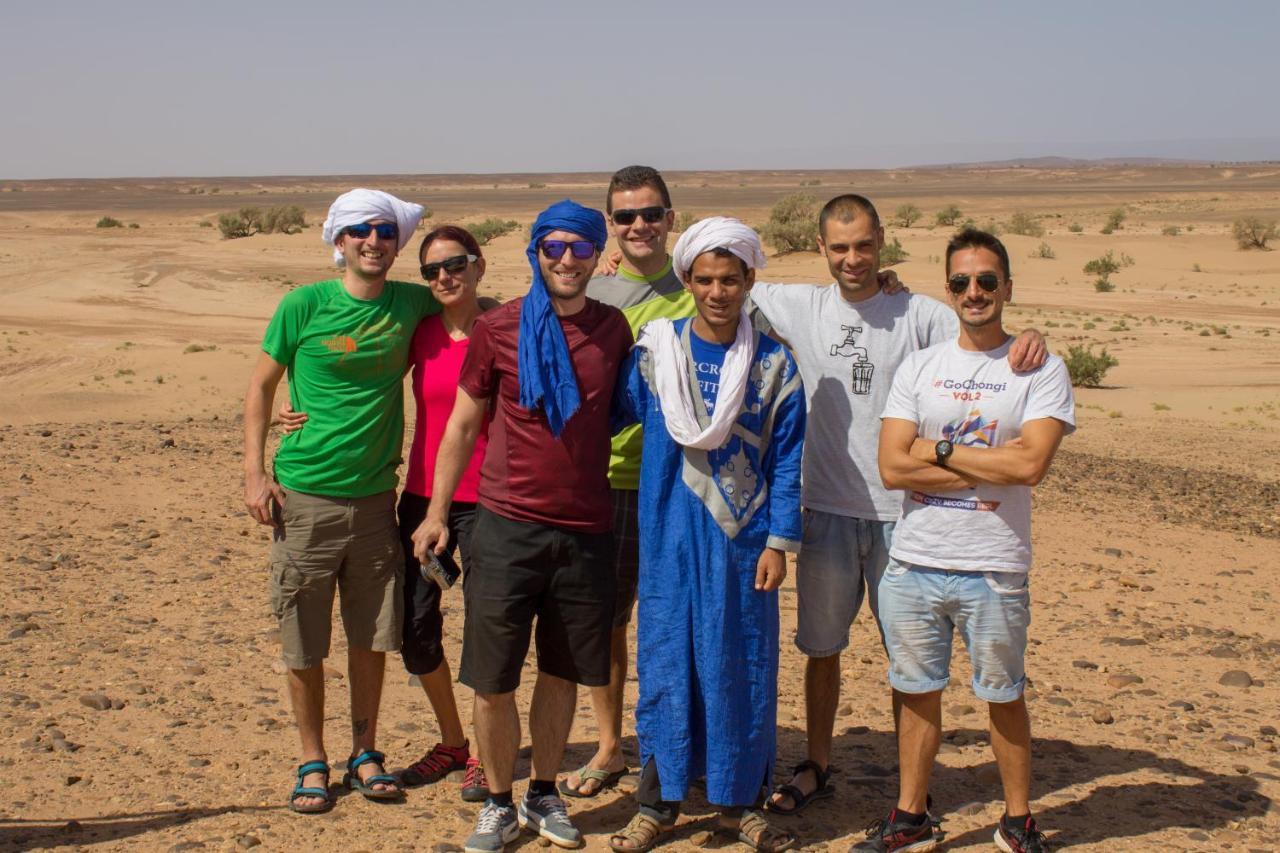 Authentic Riad & Activities Erg Мхамид Екстериор снимка